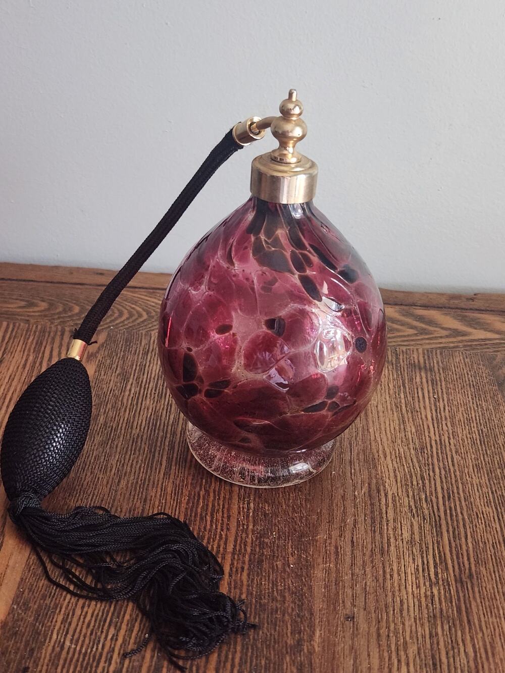 Vtg Cranberry/Black Perfume Bottle with Black bulb and tassel spray Atomizer